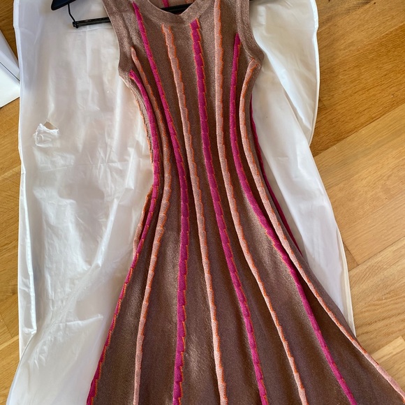 Brand new MISSONI dress perfect for Christmas - Picture 5 of 6
